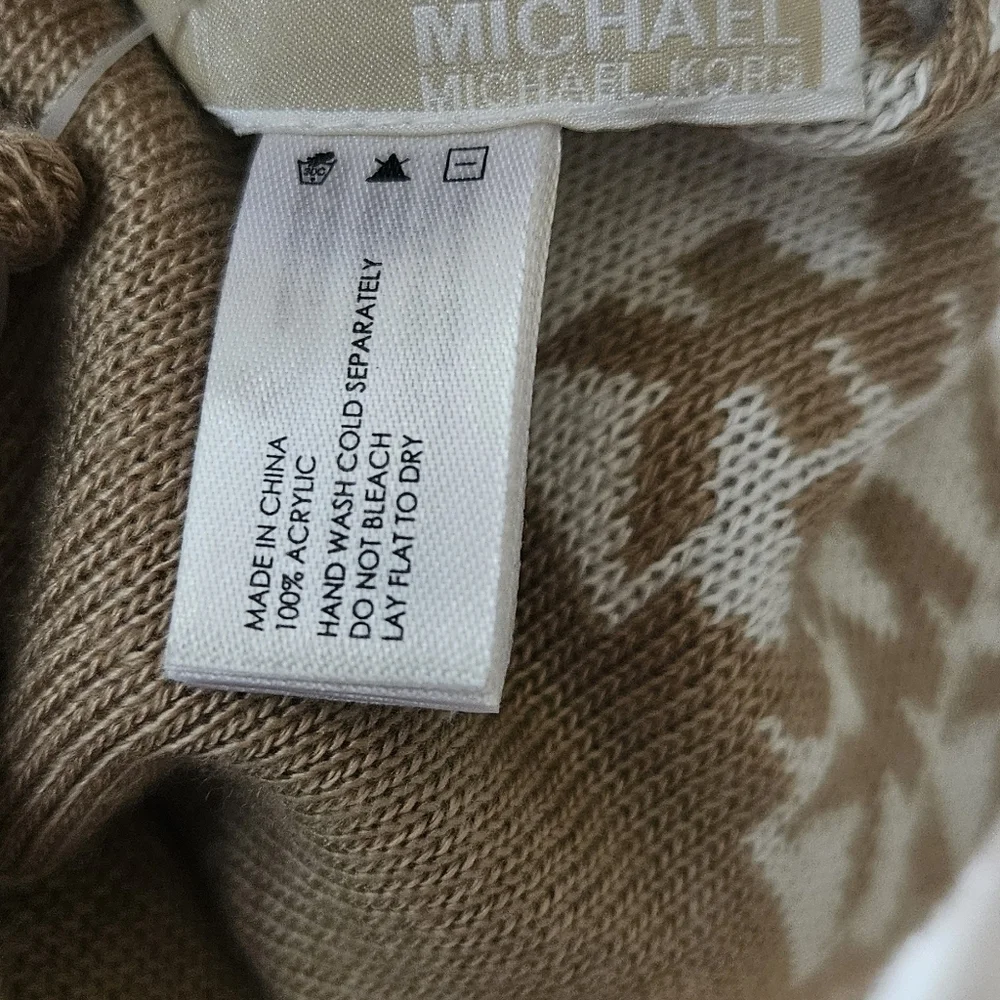 Brand New Michael Kors Monogram Ivory & Beige Lightweight Hat & Scarf Set
